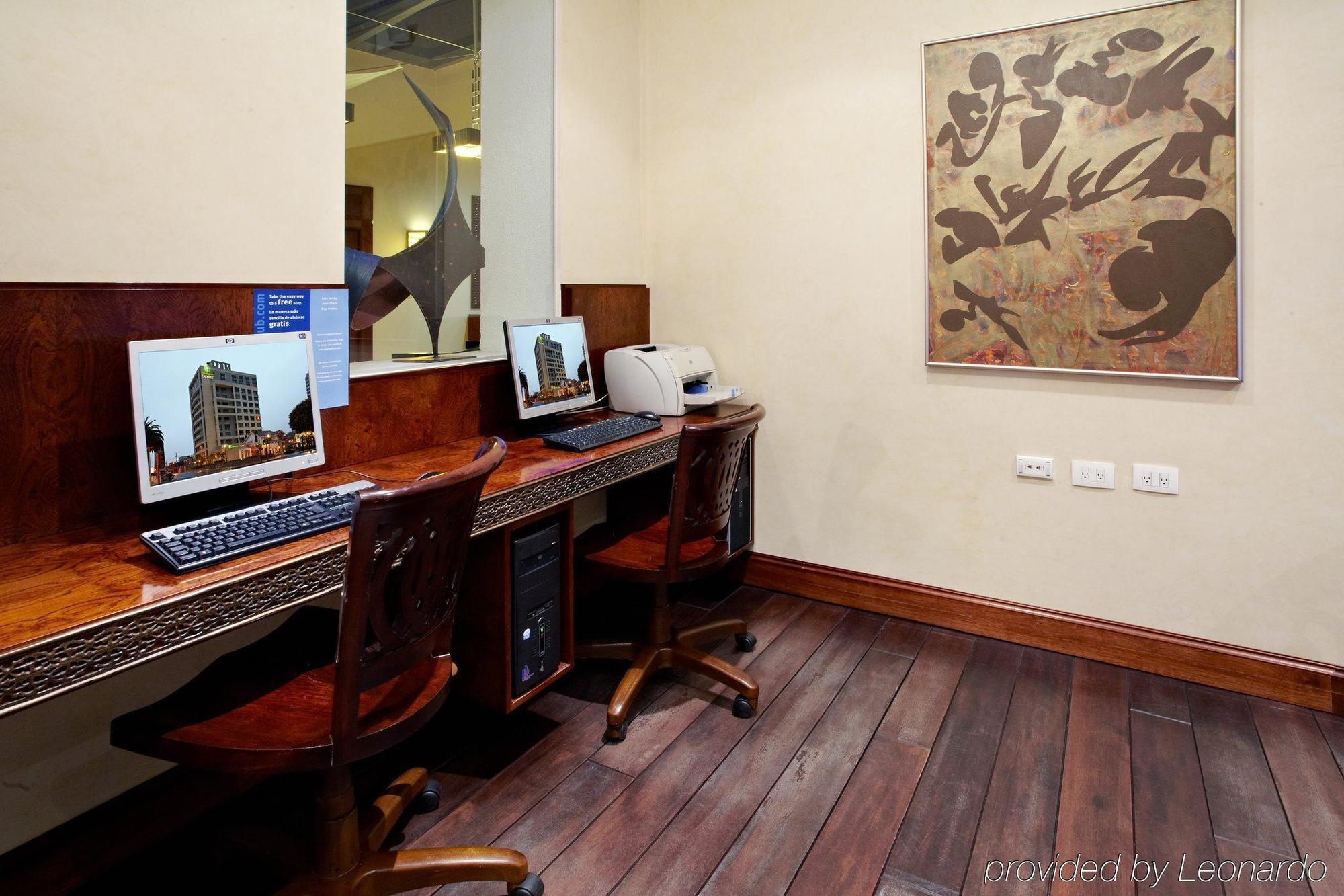 Holiday Inn Express Quito By Ihg Bagian luar foto
