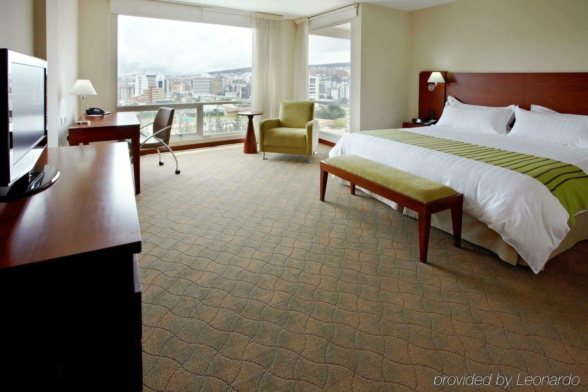 Holiday Inn Express Quito By Ihg Bagian luar foto