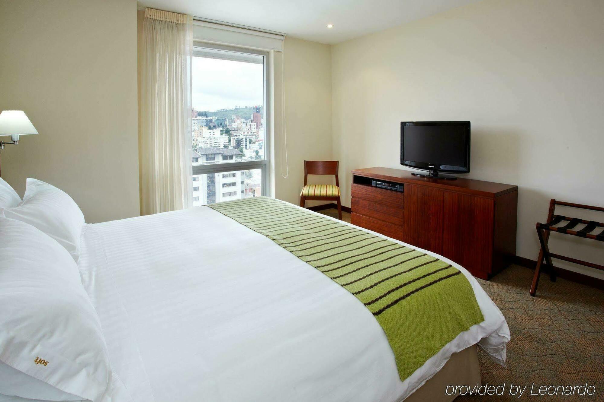 Holiday Inn Express Quito, An Ihg Hotel Bagian luar foto