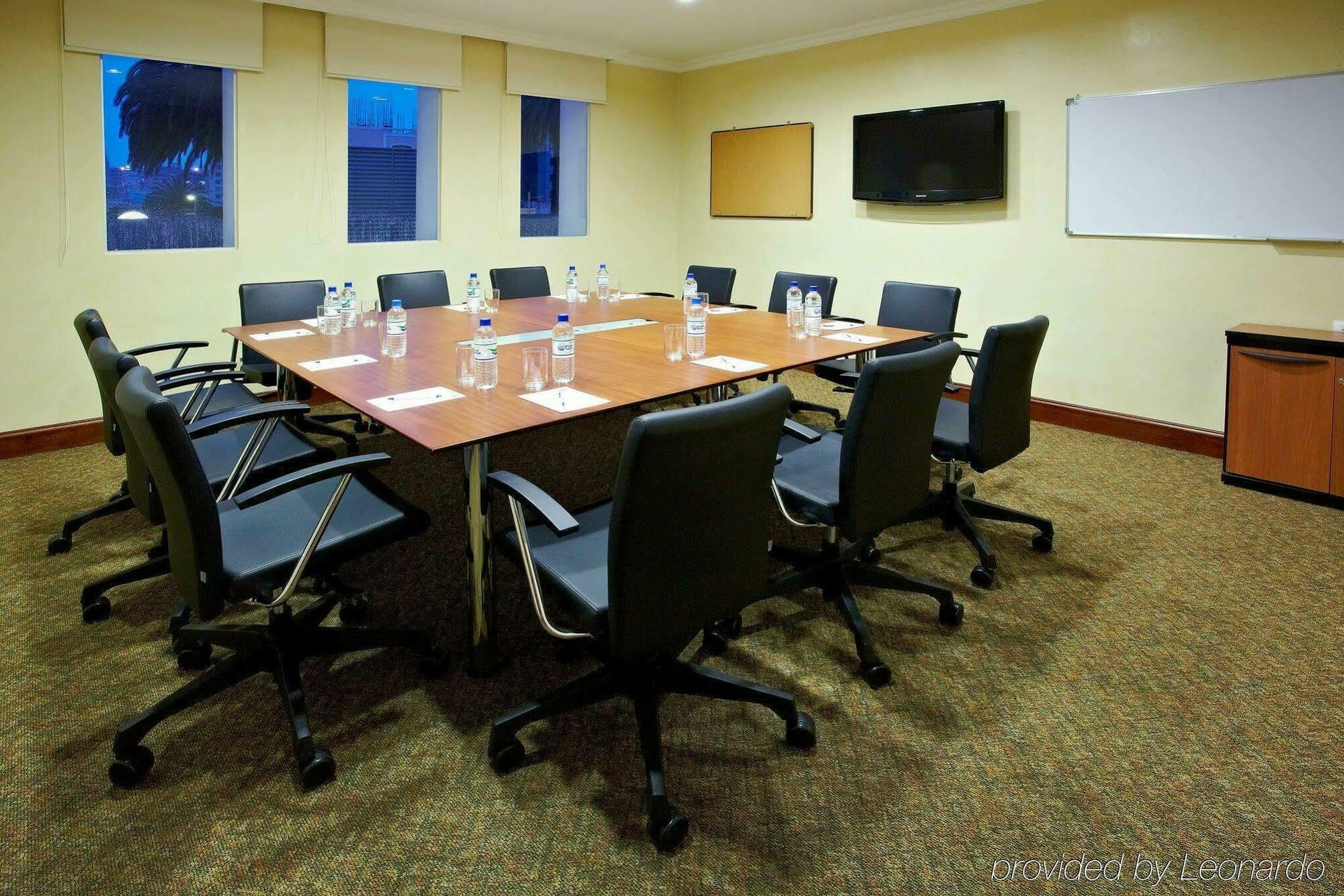 Holiday Inn Express Quito By Ihg Bagian luar foto