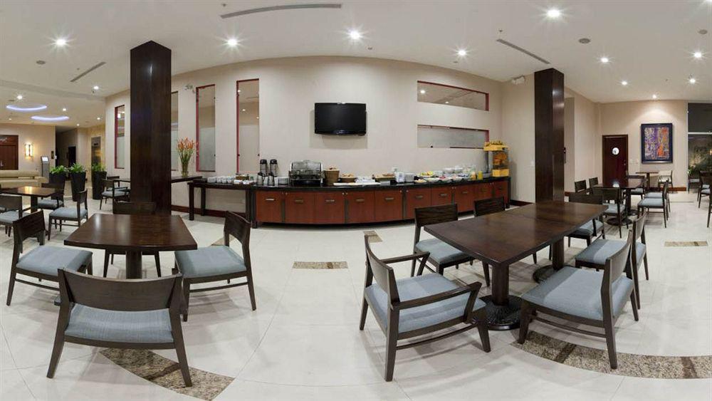 Holiday Inn Express Quito By Ihg Bagian luar foto